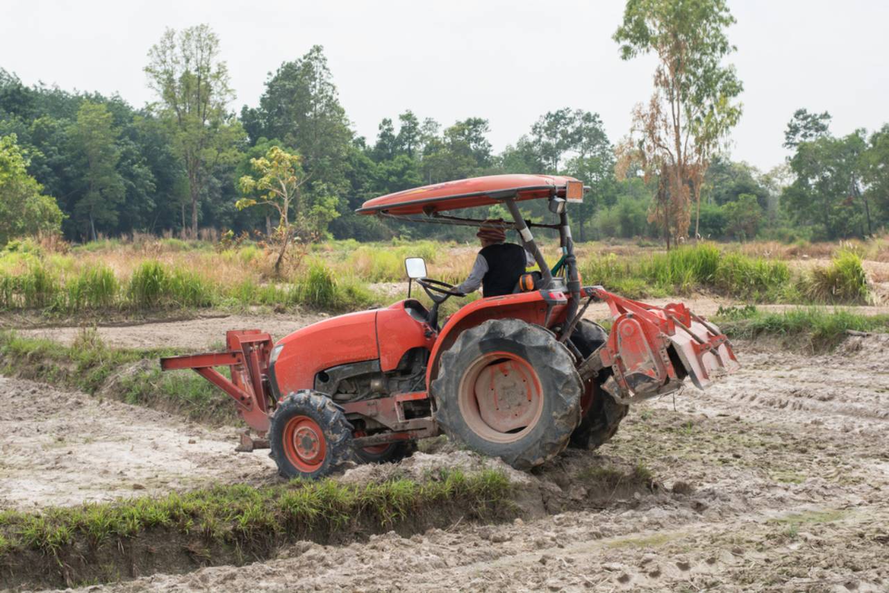 Kioti Tractor Vs. Kubota (2024 Comparison) • Heavy Equipment Appraisal