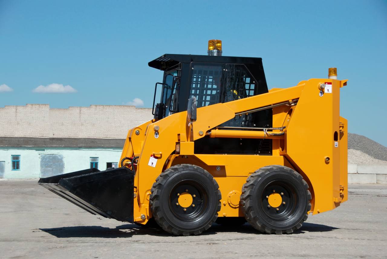 How Much Does a Skid Steer Weigh? (9 Examples) • Heavy Equipment Appraisal