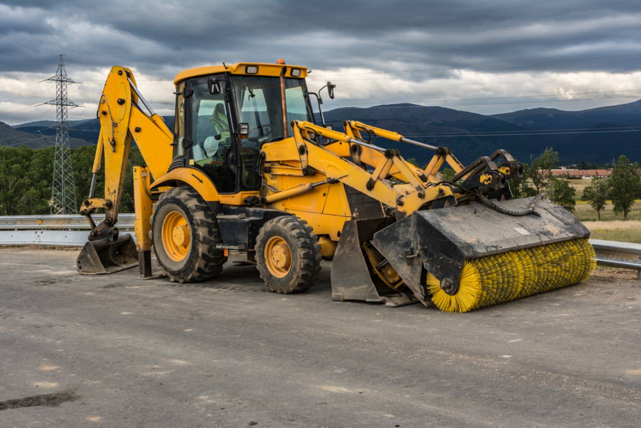 trackhoe o terna cingolata Types-of-Backhoe-Attachments