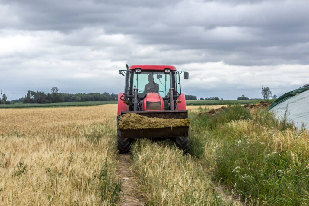 Uses of Compact Tractor