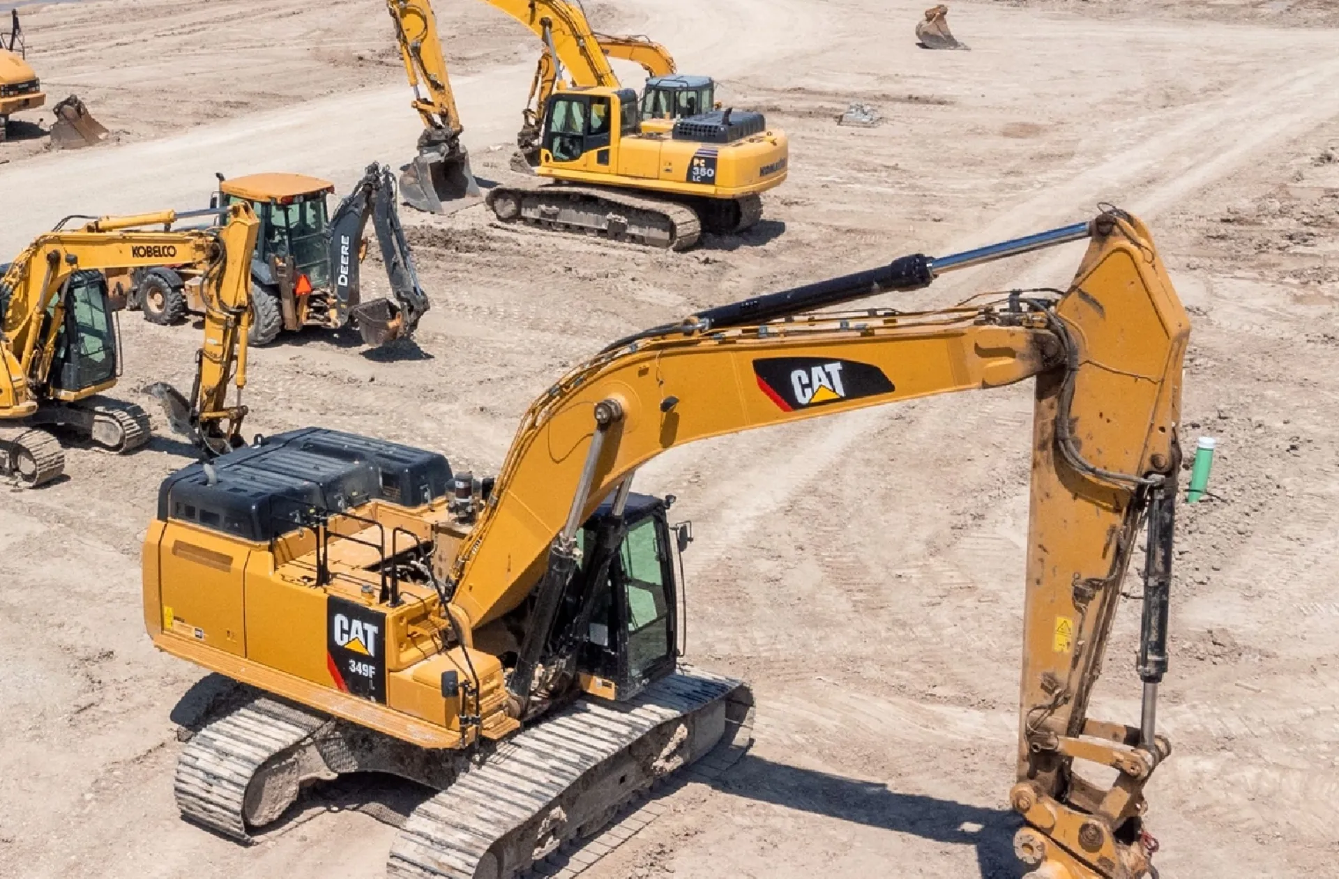 Comparison of Mini Excavator Weight with Other Types of Excavators