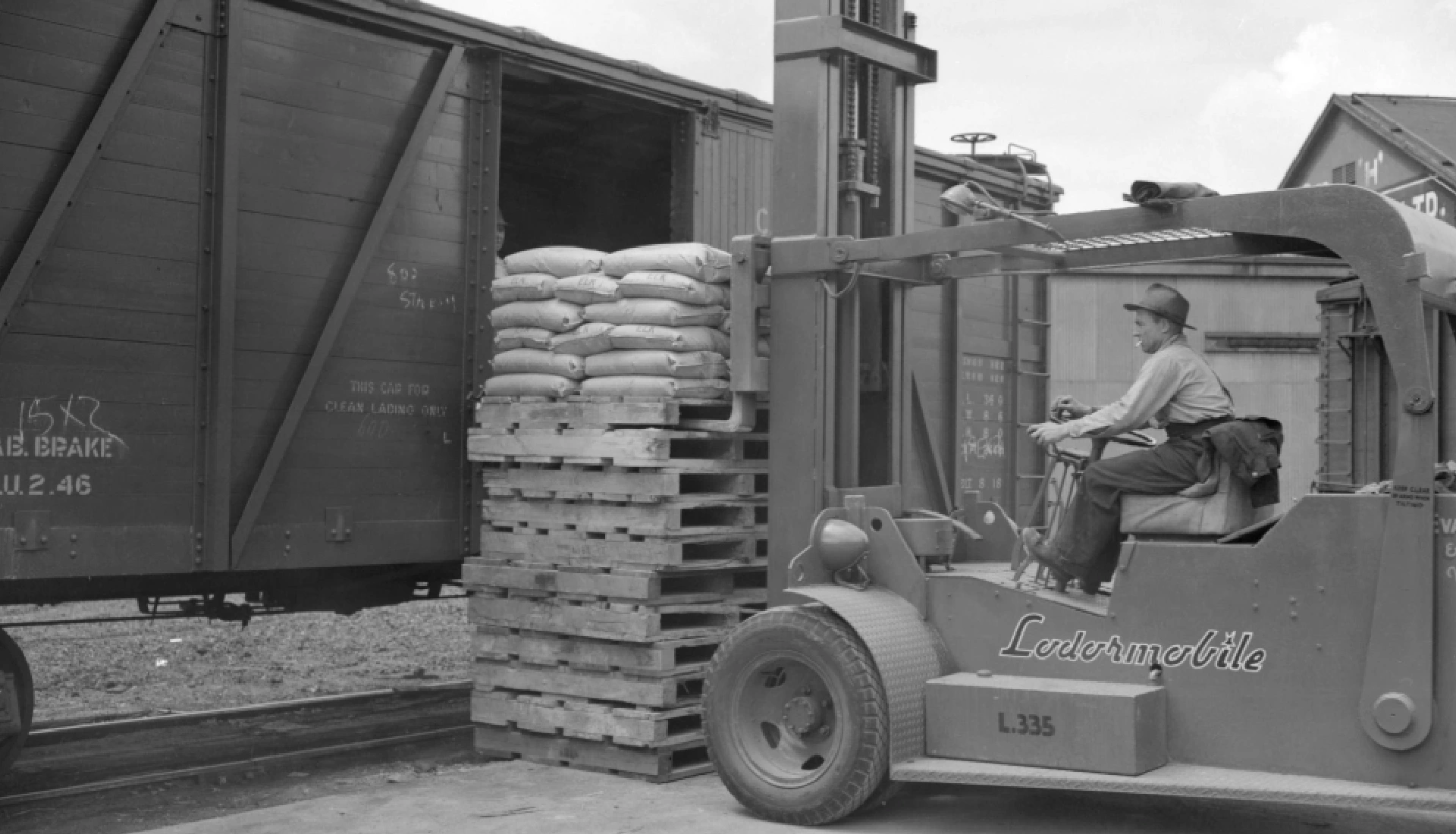 A Look Back_ The Evolution of Forklifts