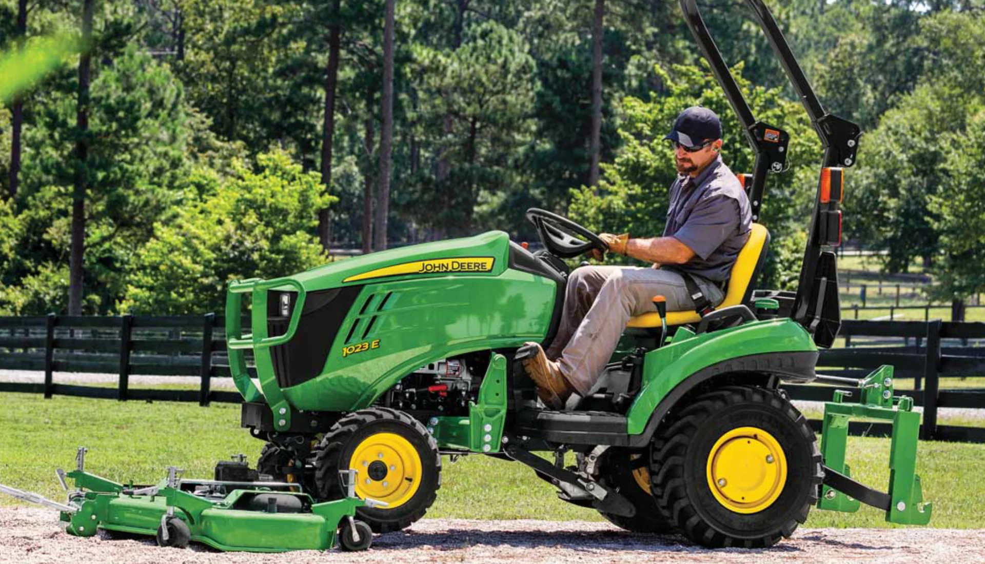 Compact Tractors_ Balancing Power and Maneuverability