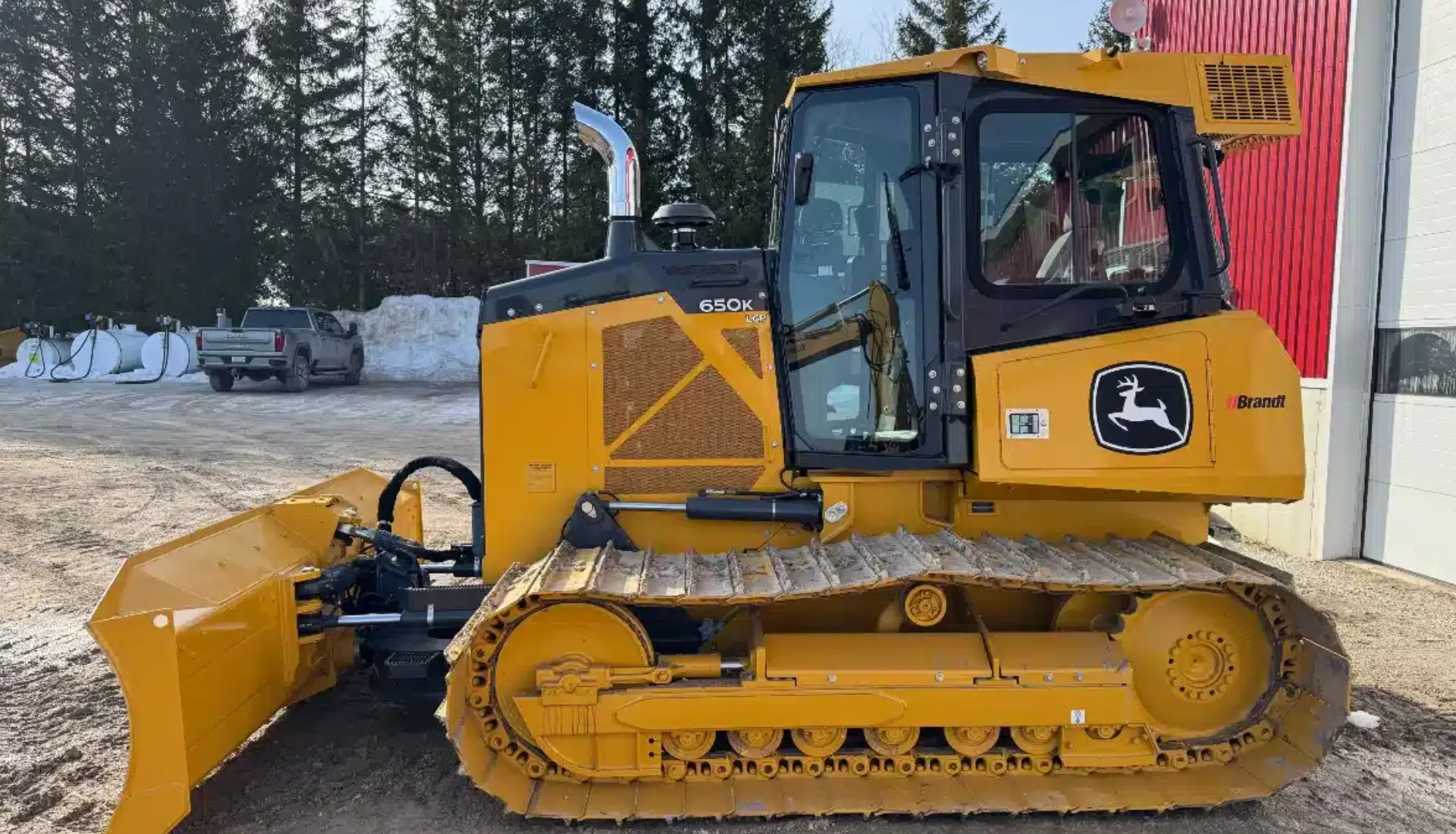 Crawler Tractors (Bulldozers)_ Power and Stability on Uneven Terrain