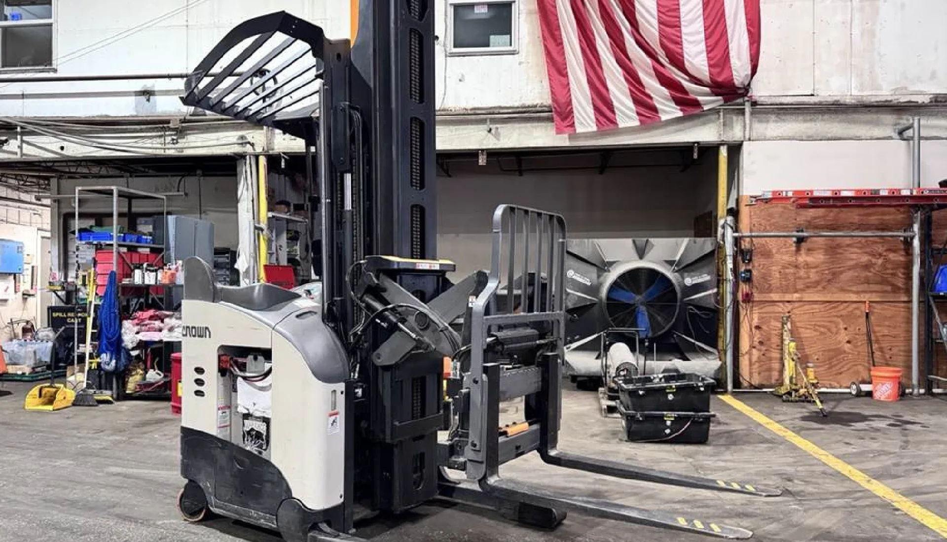 Electric Reach Trucks