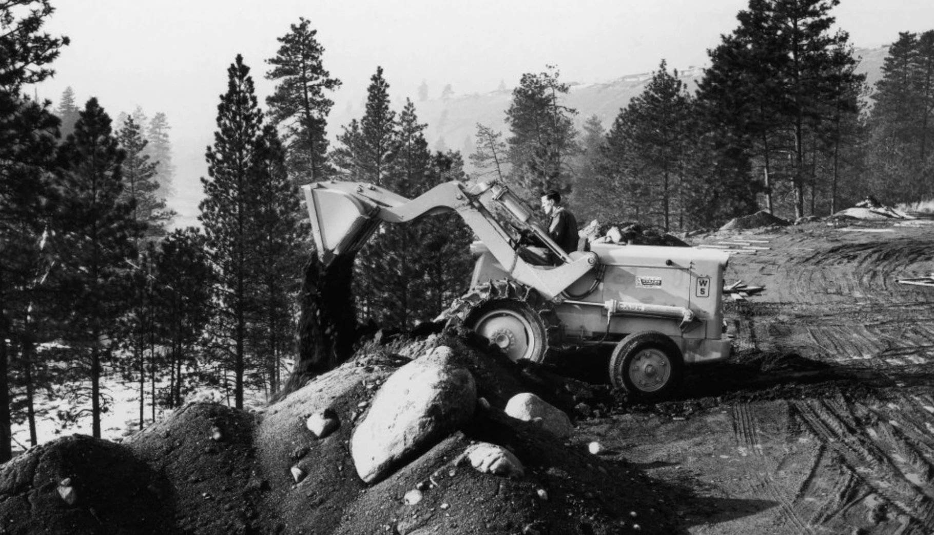 From Innovation to Evolution: A Historical Perspective on Wheel Loader Technology