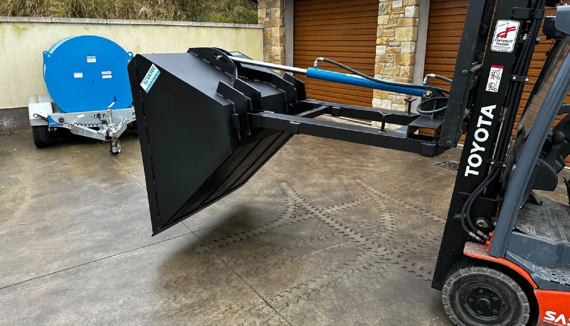 Lift Truck Scoop Attachments