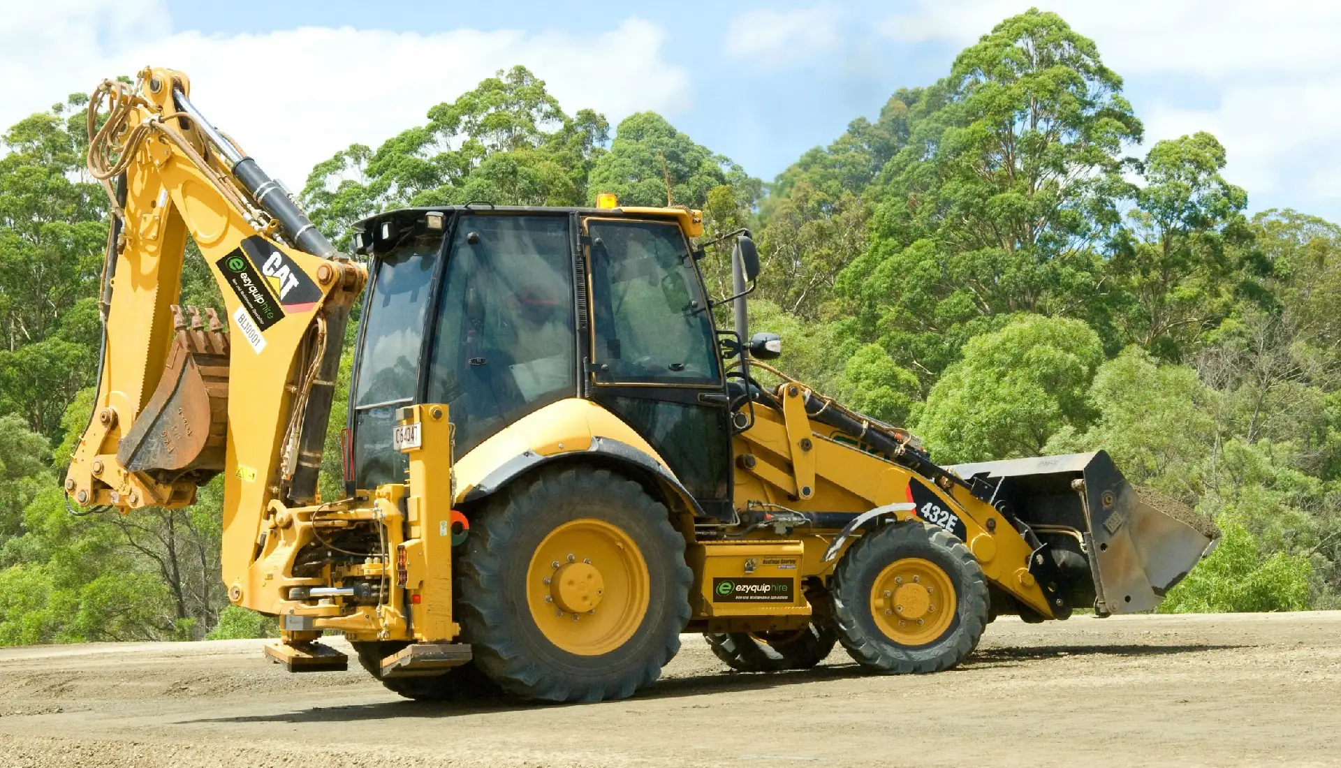 Medium_Standard Backhoes