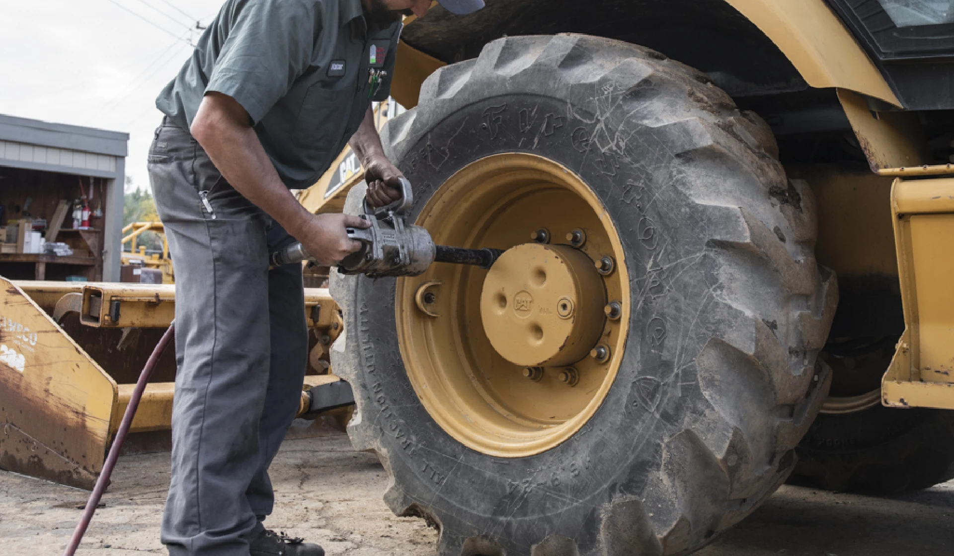 Semi-pneumatic tires 