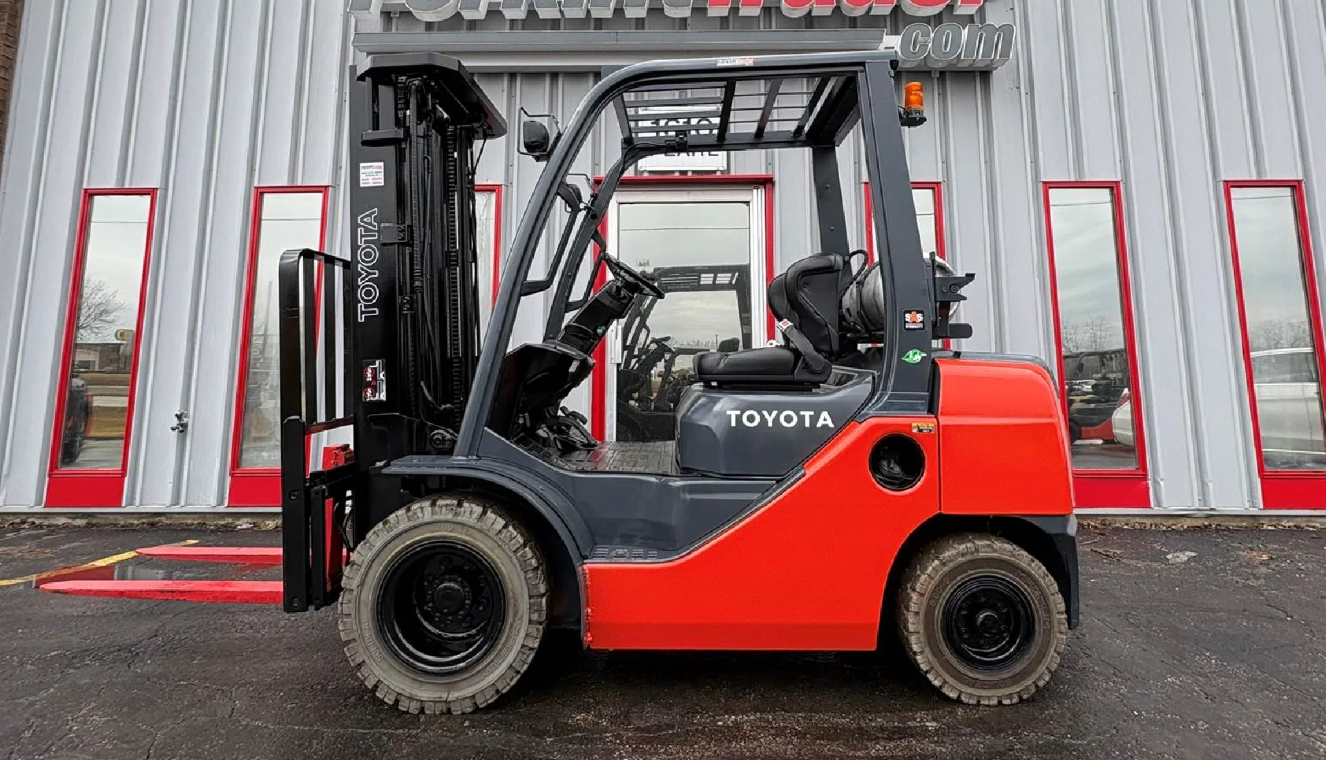 Standard Counterbalance Forklifts