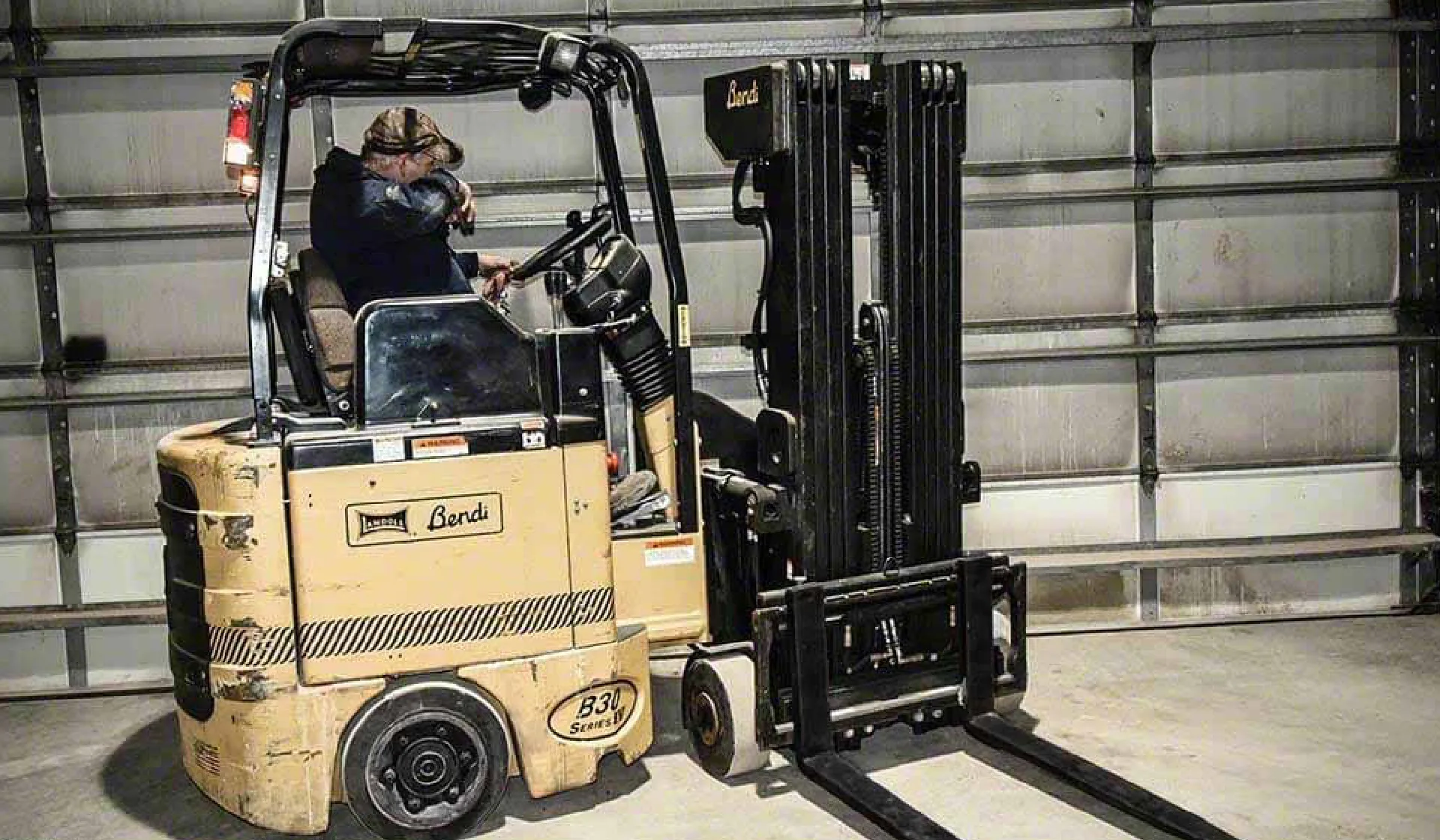 Swivel Reach Trucks