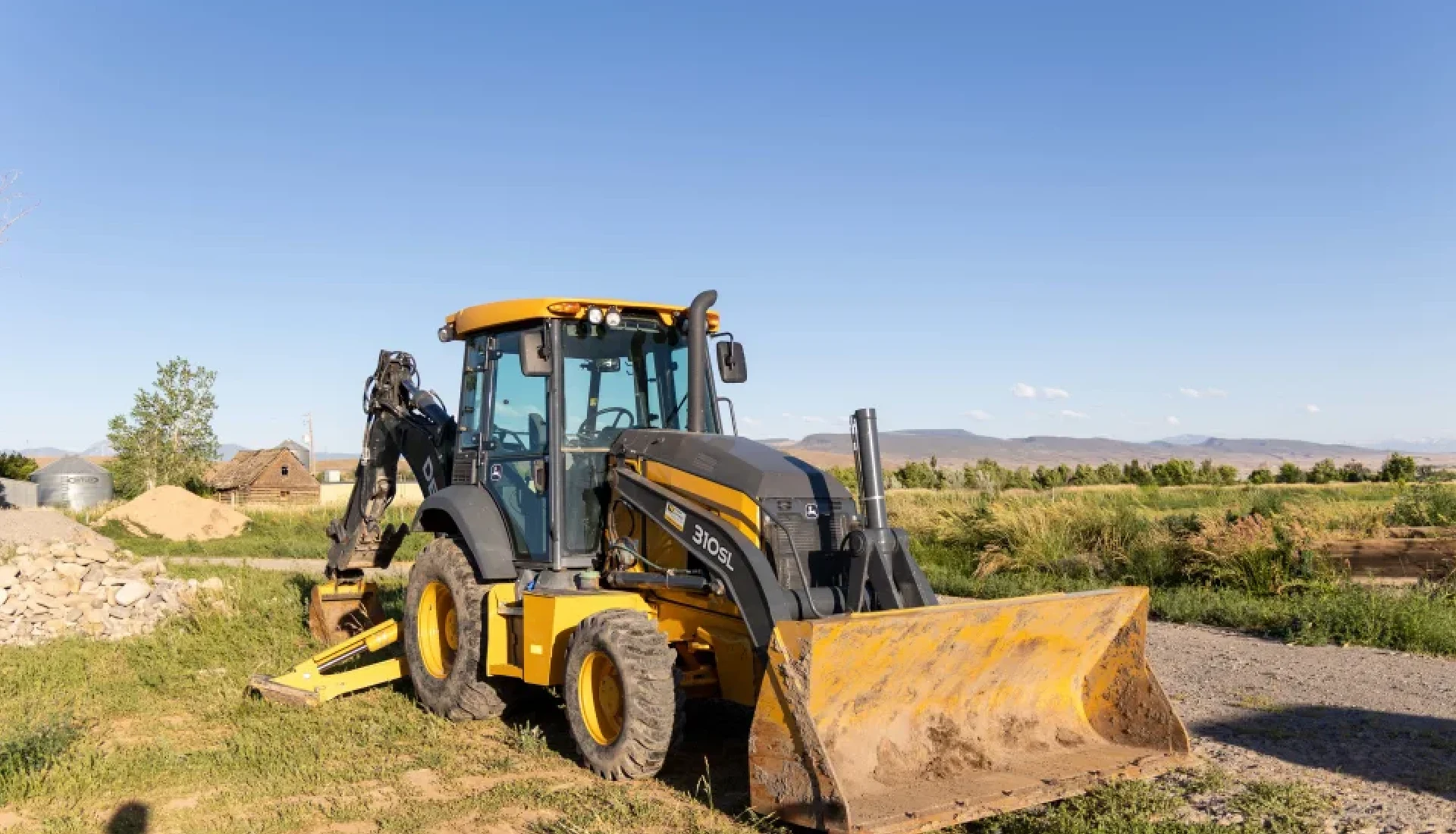 Types and Sizes of Backhoes Available for Rent