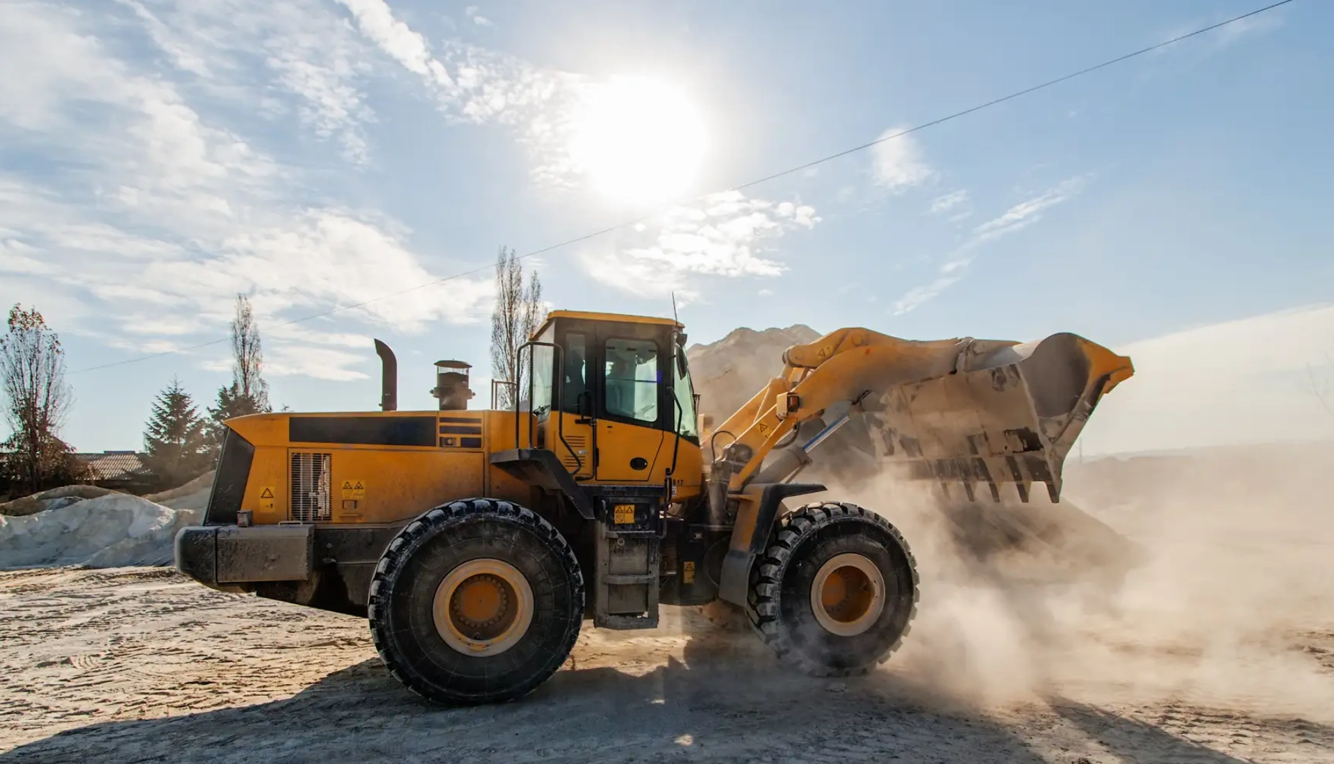 Understanding the Applications and Industries Utilizing Wheel Loaders in the US