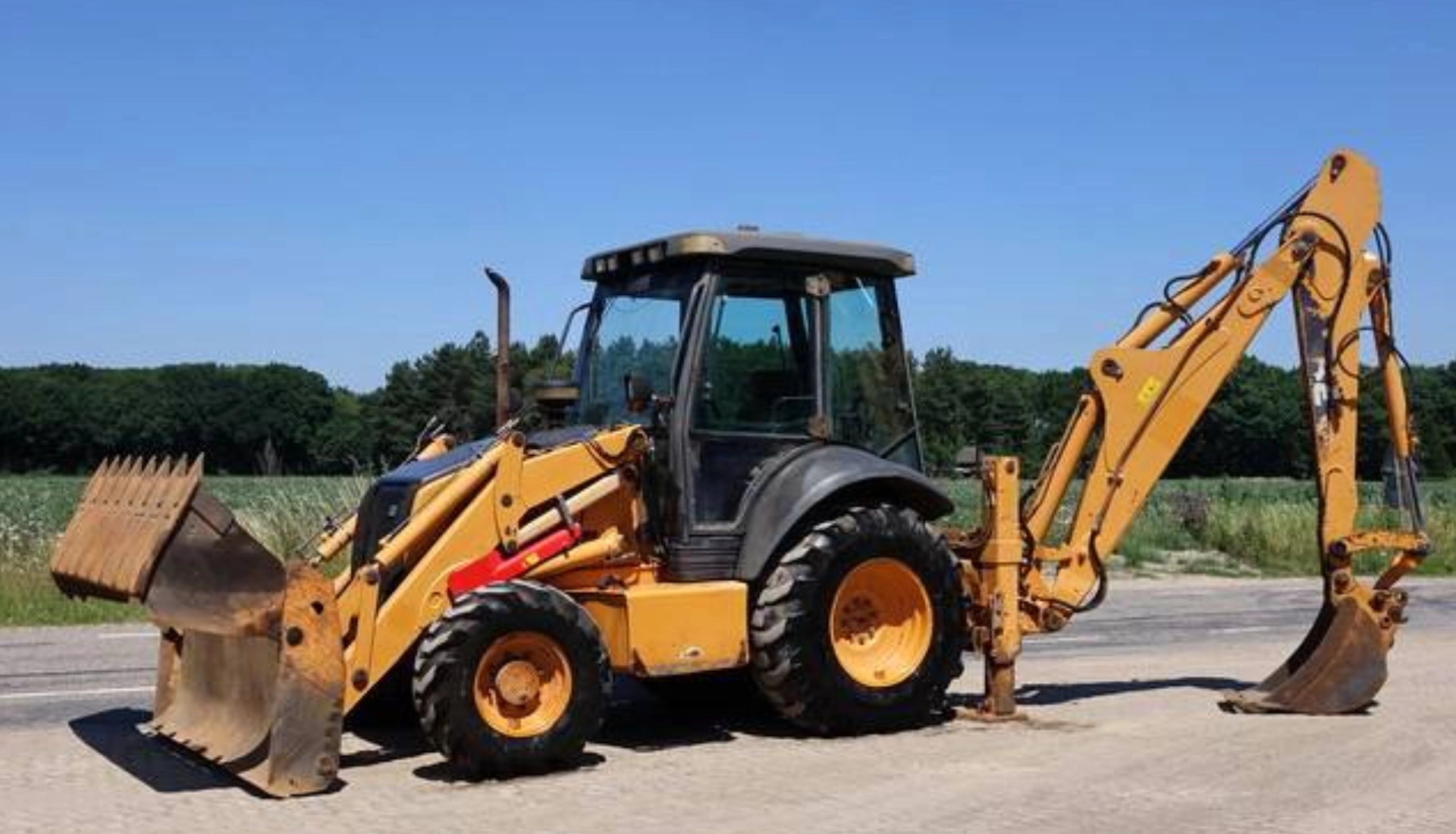 Current Footprint_ Diverse Applications of Backhoes Across US Sectors