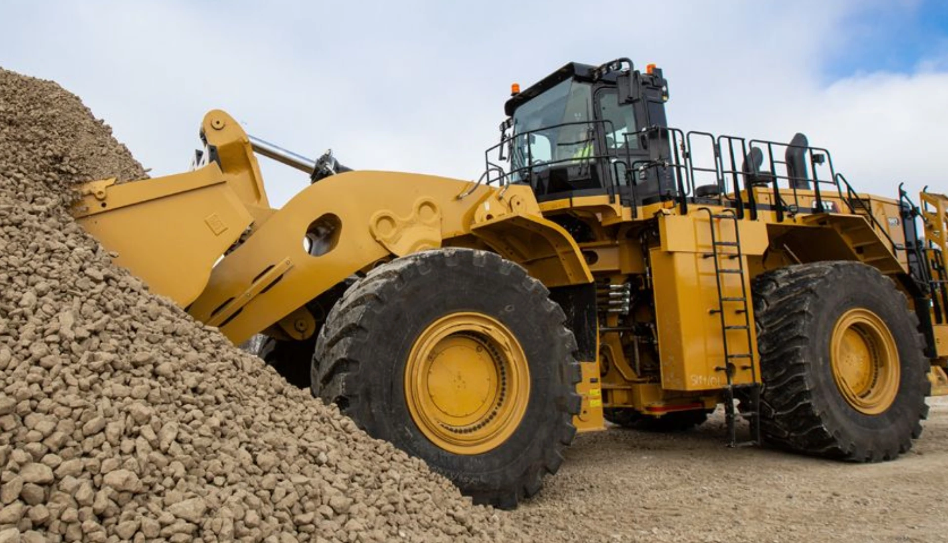 Heavy Wheel Loaders