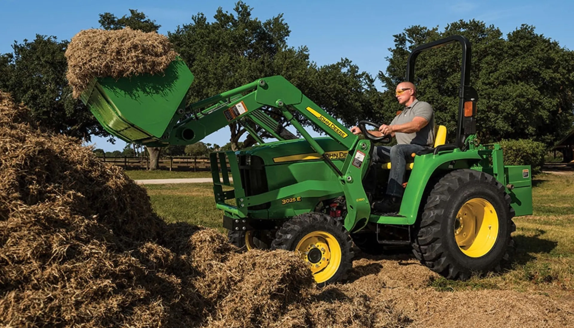 John Deere 3025E