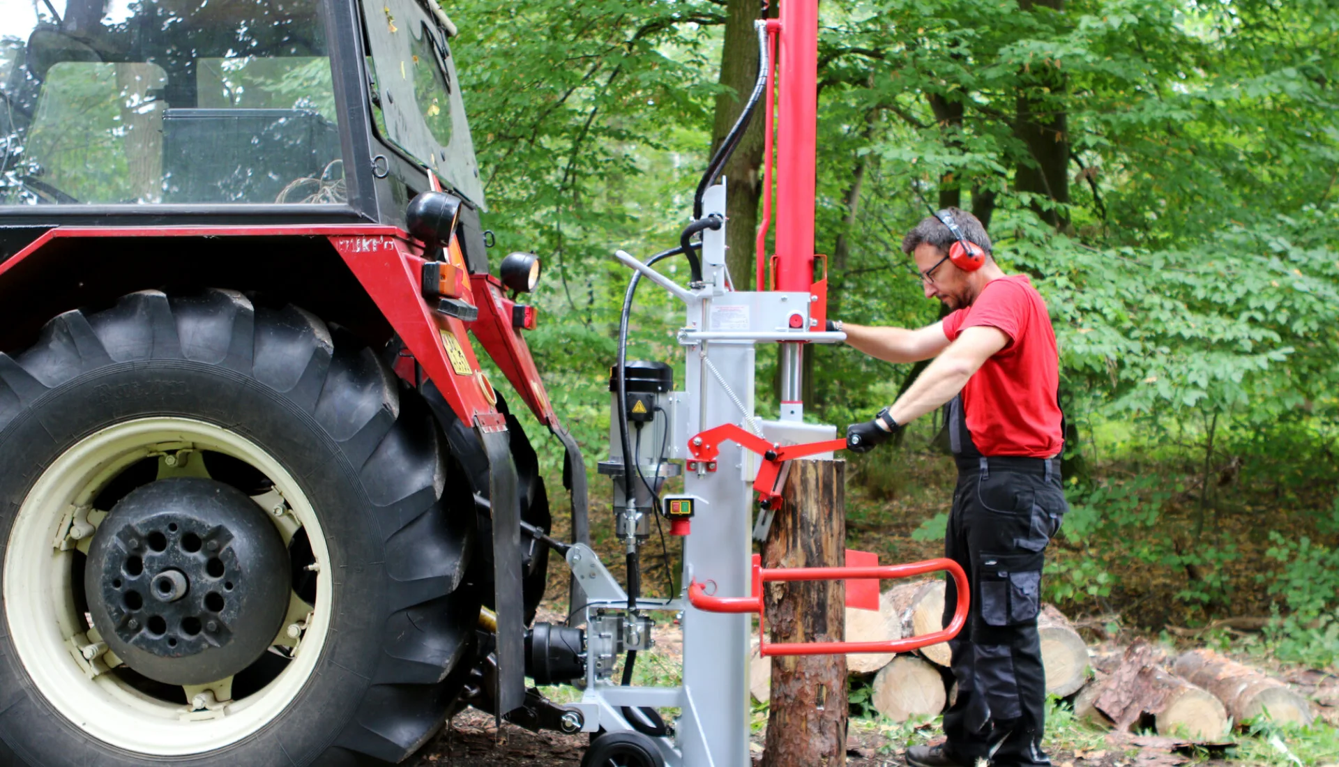Log Splitter vs. Manual Wood Splitting_ Comparing Safety and Efficiency